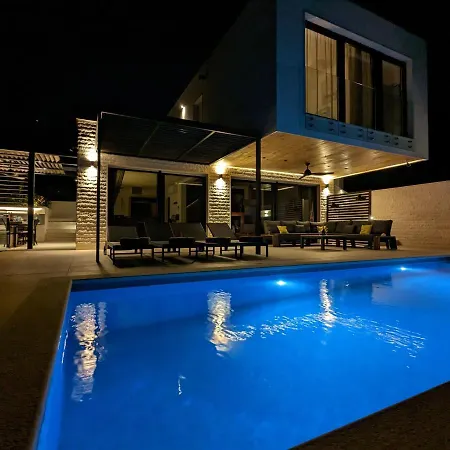 Villa View *