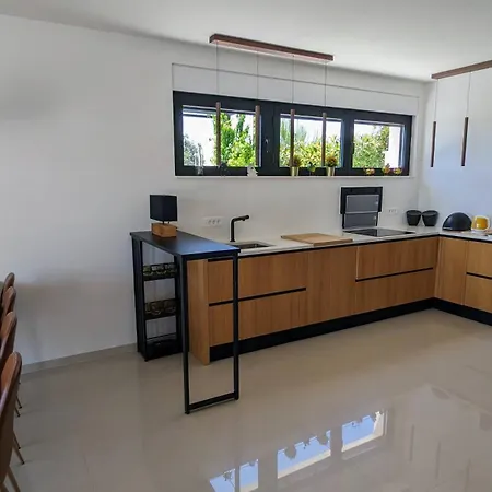 View * Винишче